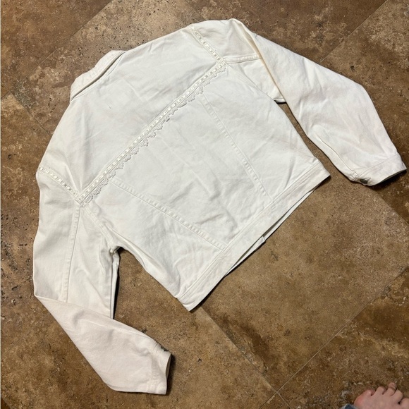 VINTAGE 80’s JORDACHE white denim jacket with ricrac trim - Picture 9 of 10